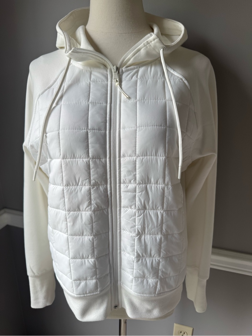 Old Navy White Quilted Zip-Up Hoodie